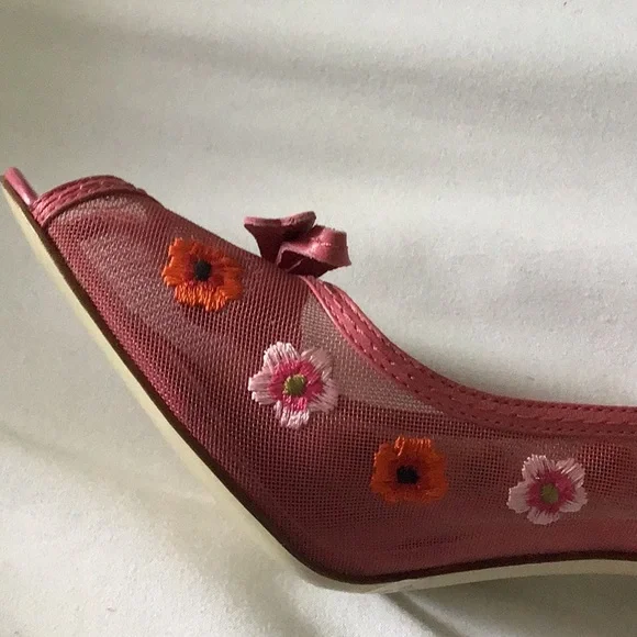 BCBGirls Pink Flower Mesh Peeptoe sz. 6 - Picture 6 of 7
